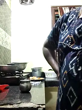 Webcam Model (yamini1431)  is live.Free join now!