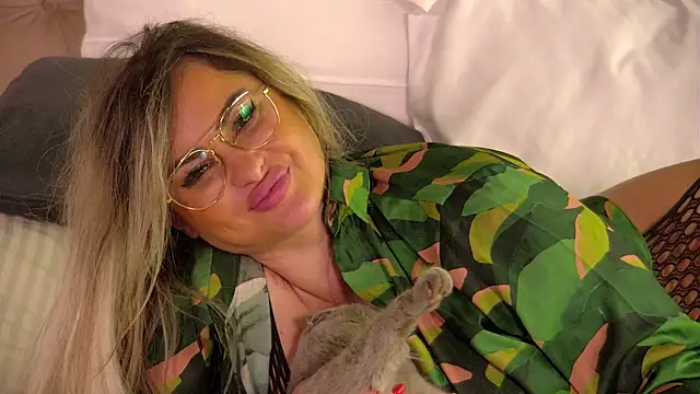 Denisse_Perry webcam