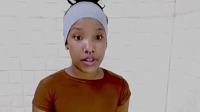 EroticSexyPrada webcam