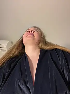 DeniMilkyyyyy webcam