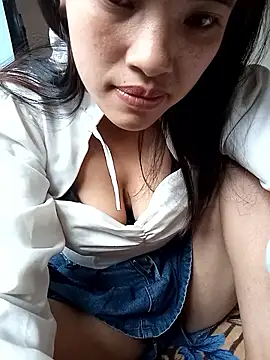 LucyBri01 webcam