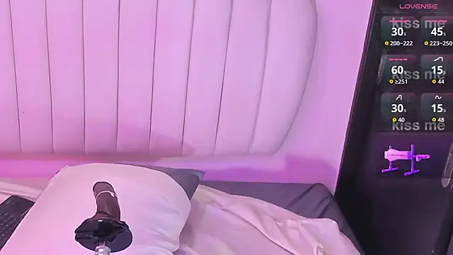 sharlotthe_bigass webcam