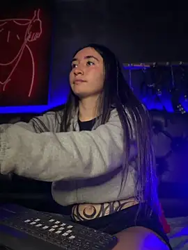 Webcam Model (Sophie_LS)  is live.Free join now!