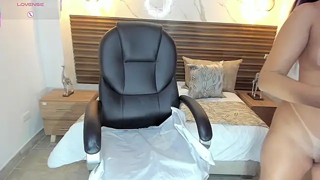 Natasha_Kiim_ webcam