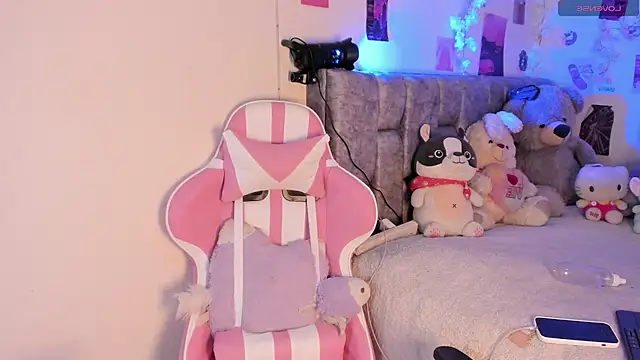 iam_emiily_ (T teen) - show cum