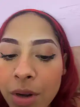 victoria_gloow webcam