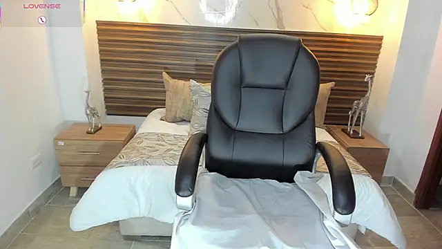 Natasha_Kiim_ webcam