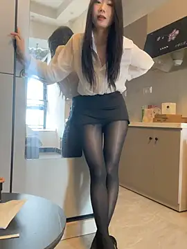 美女ZHJKS9988在线直播