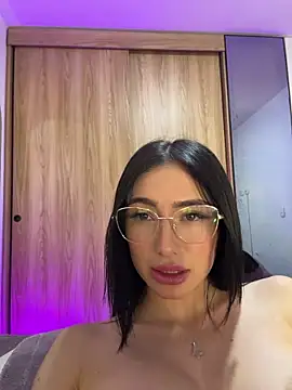 Maddy_Jones webcam