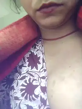 Julilodhi8695 webcam