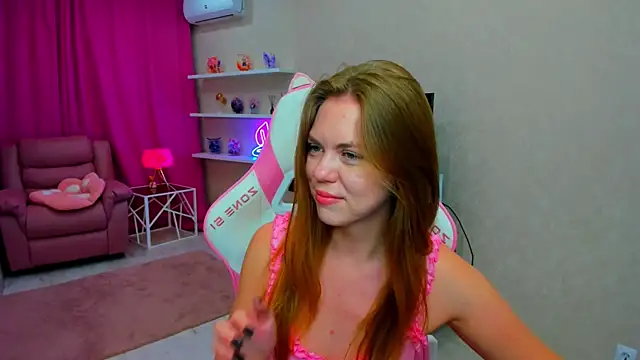Strawberrye live sex cam