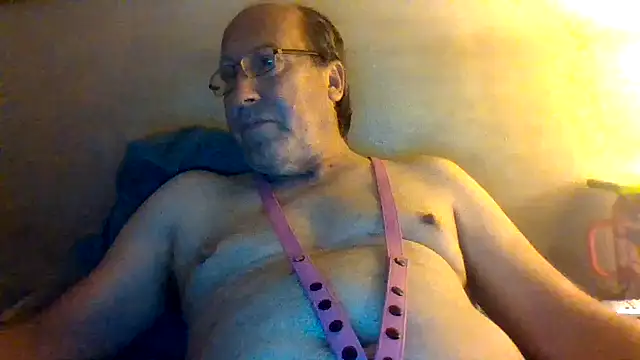 hornyrich69 (M mature) - help daddy cum 4 u
