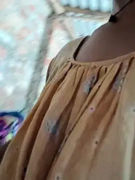 Webcam Model (Sweet-runi)  is live.Free join now!