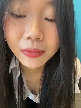 美女ZHJKS9988在线直播