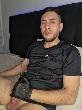 Alessfuck_friends webcam