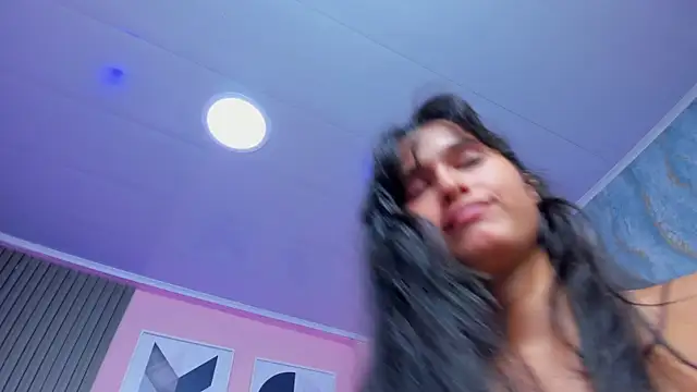 luly_dreams webcam