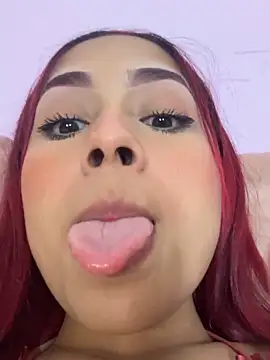 victoria_gloow webcam