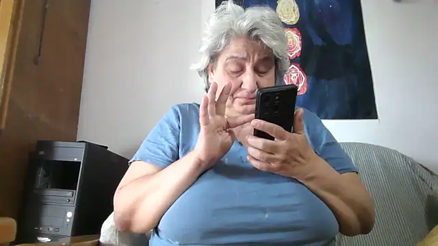 ExquisiteMature webcam