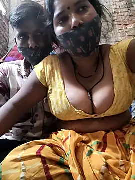 Indiandesicouple155 webcam
