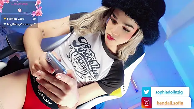 Sophiaa_doll_ webcam