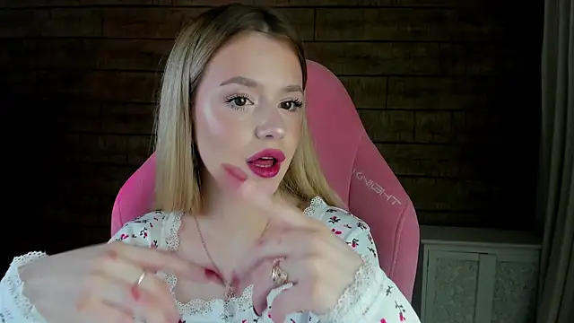 MilanaBalmain webcam