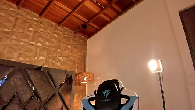 Kiara_velvet__ webcam