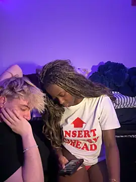 CookiesNcreaming webcam