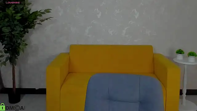 Oliviabagheera webcam