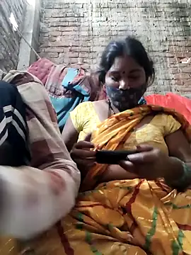 Indiandesicouple155 webcam