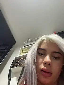 YouCandiSumisa webcam