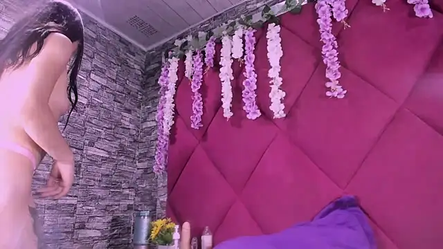 Sasha_Petitte webcam