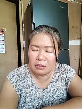 Lovelywoman43 webcam