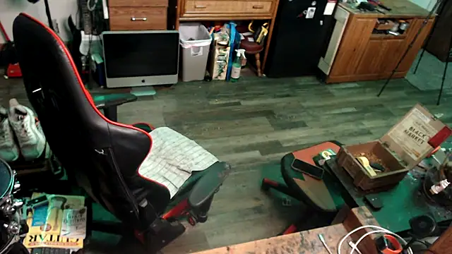 tongueispowerr6d9 webcam