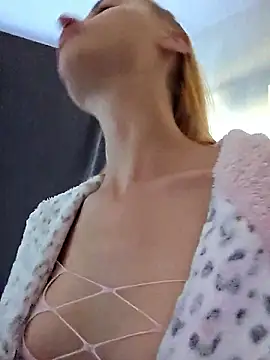 kylie_blck's Stripchat show and profile