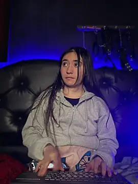 Webcam Model (Sophie_LS)  is live.Free join now!