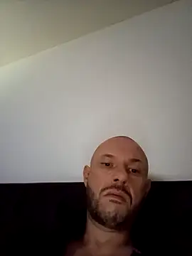 guitccch (Ask my age) - Je vous laisse choisir