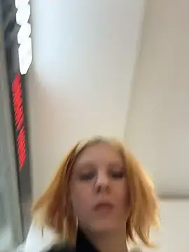 ninaparri (F teen) - Show pussy🐱