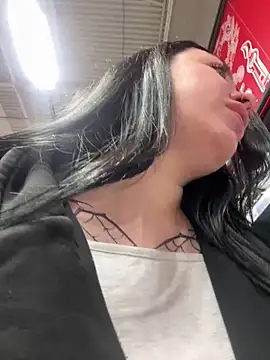 AlishaOfThorns webcam