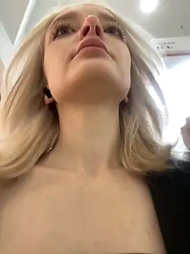 aka_Blonde webcam