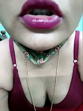 Ramya-hot-gueen webcam