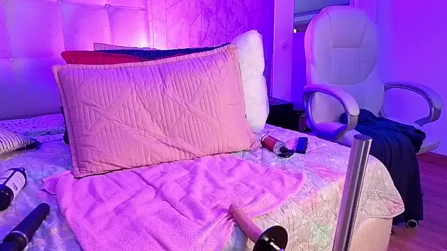 golden_muse26 webcam