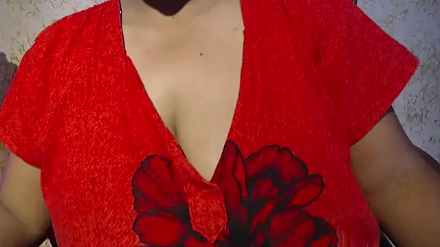 ItsMiraDesire webcam