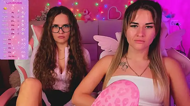 hotty_girls_here webcam