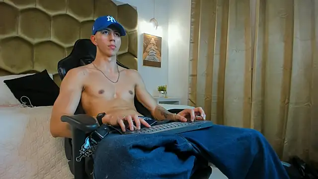 OliverThompsonJS webcam