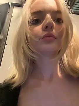 aka_Blonde webcam