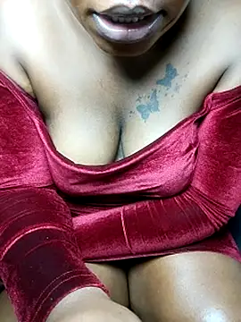 Hugemassivebootie webcam