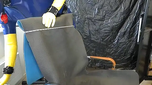 latexslaveboy webcam