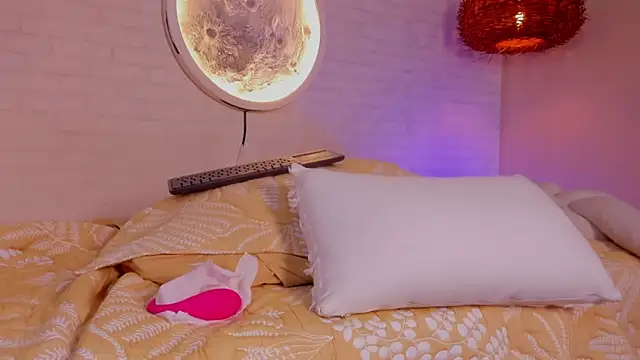 Ashley_Beaomunt webcam