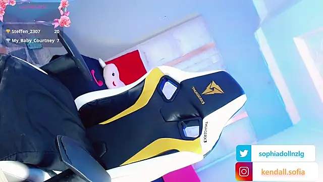 Sophiaa_doll_ webcam