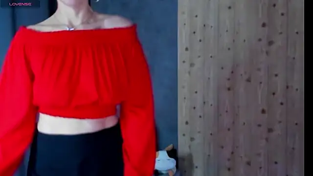 LeticiaRomano live sex cam